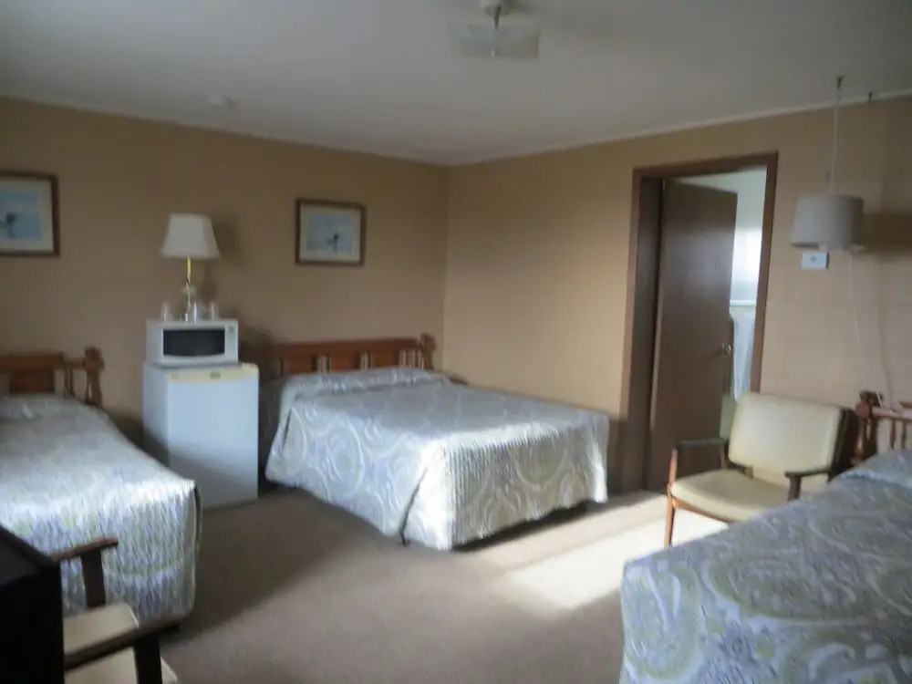 Adams Golden Acres Motel