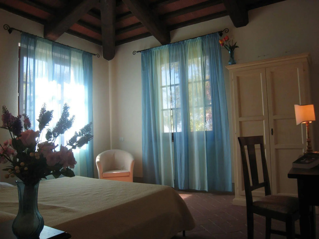 Seven Cortona