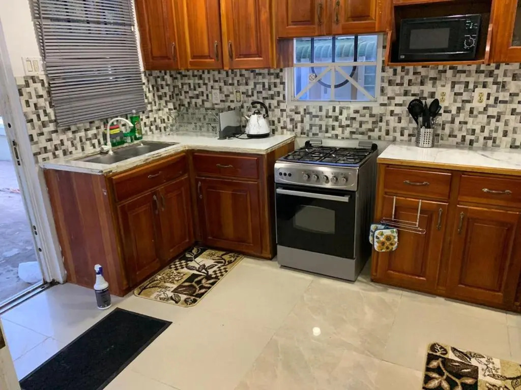 2 Bed Apartment - Sleeps 4 - Parking - Wifi