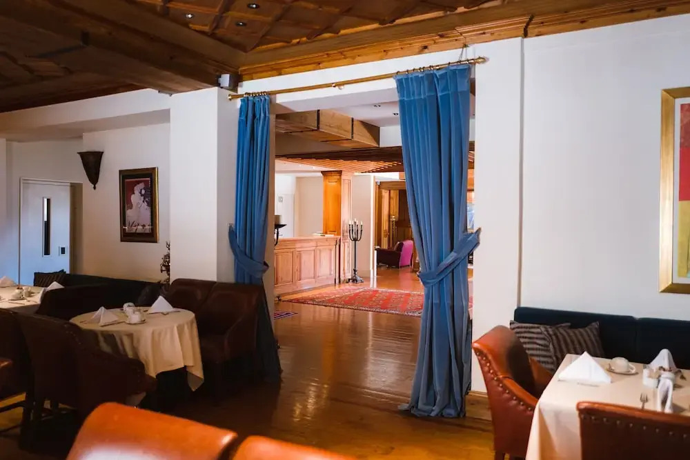 Trikolonion Country Hotel