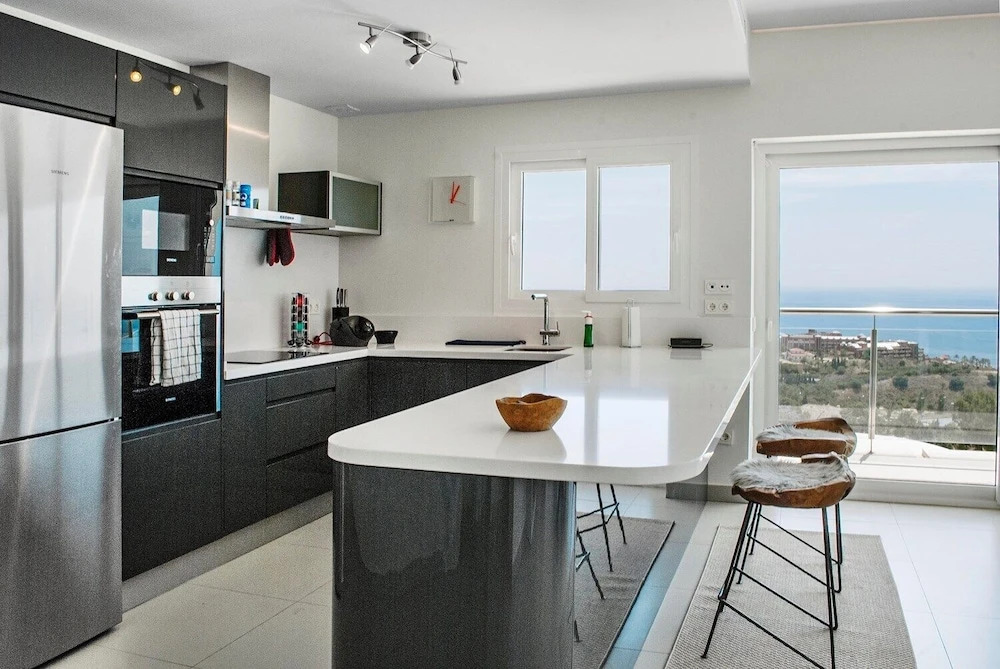 Magical Apartment in Reserva del Higueron Ref 121