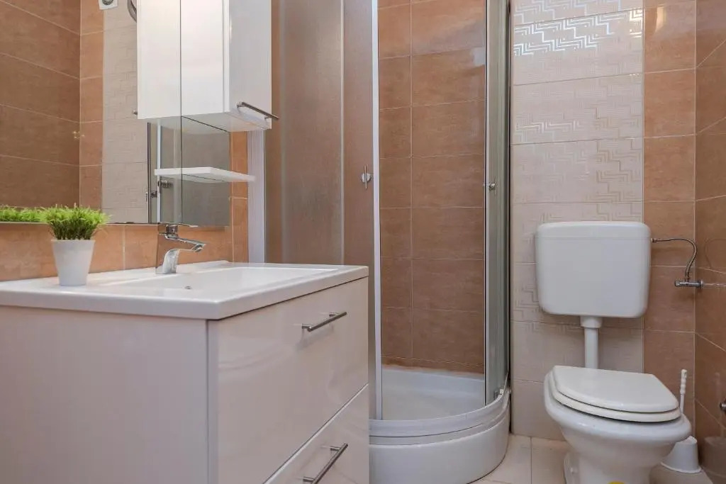 Beautiful penthouse for 8 close to city center