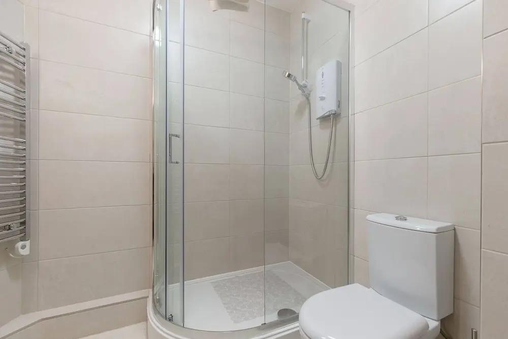 Stunning Newly Refurbished Apt With Private Entrance