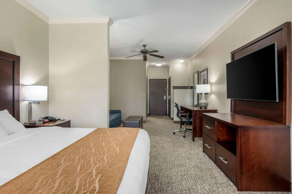 Comfort Inn & Suites Fort Worth West I-30 NAS JRB