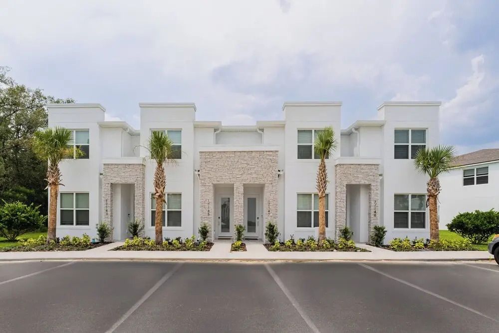 Your Orlando Retreat: Warm and Welcoming Townhome
