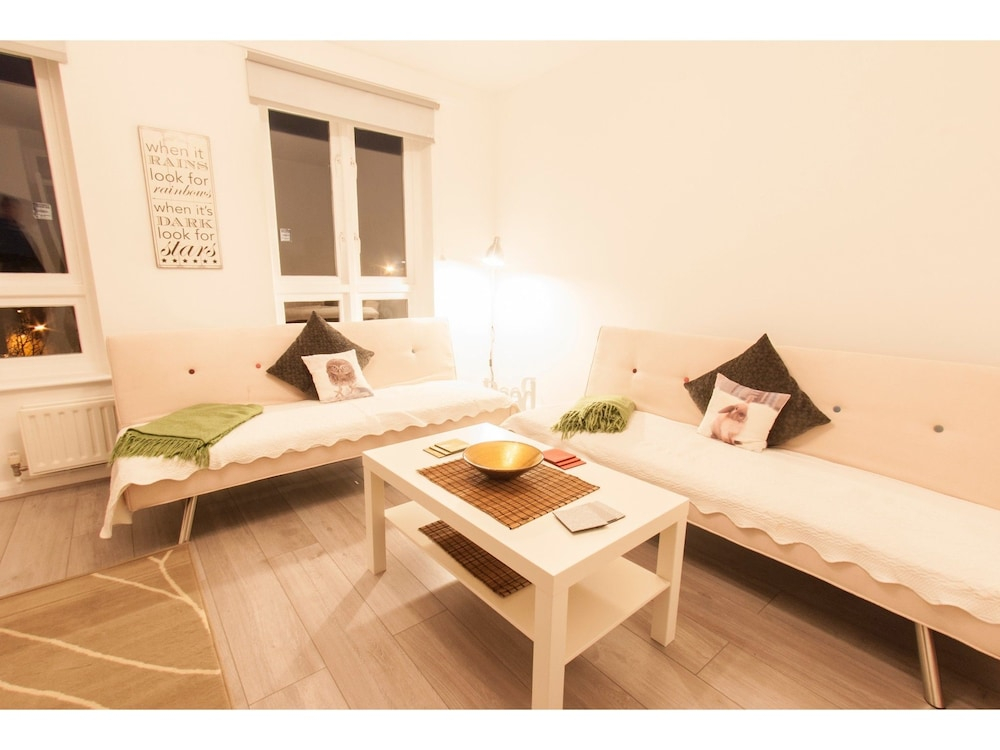 Newly Refurbished 2-br Flat for 5 in London