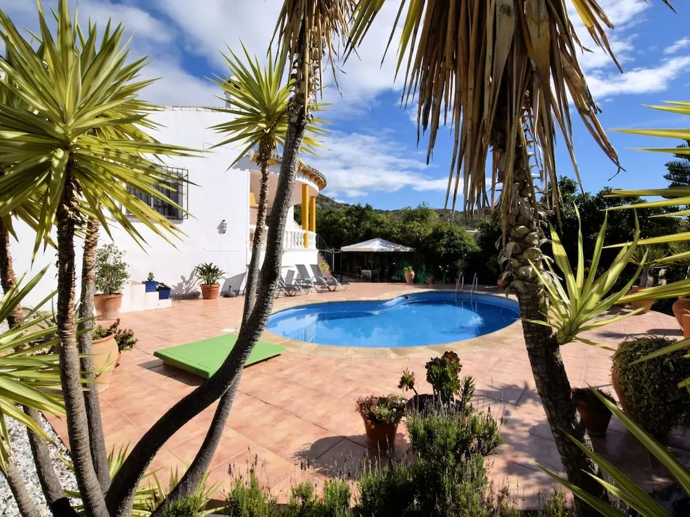 Cozy Holiday Home With Private Swimming Pool in Viñuela