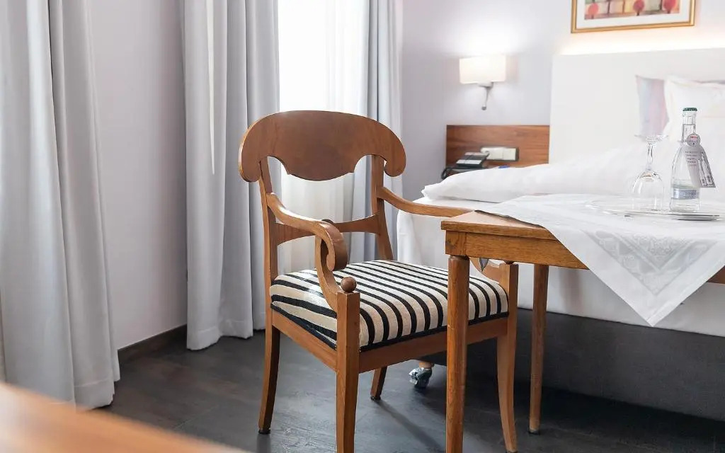 RomanticHOTEL Goldener Karpfen - das kleine, feine Grandhotel direkt in der Altstadt
