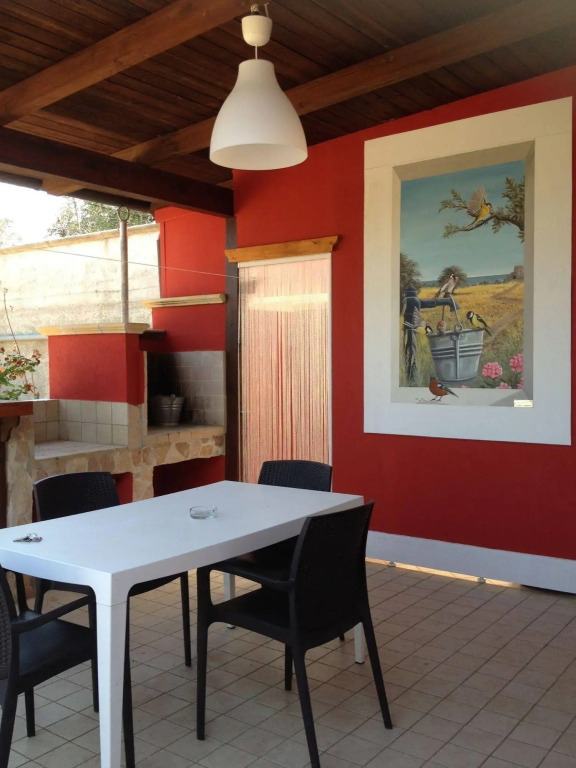 Villa Vacanze Paradiso - Oasi di Tranquillità con Piscina e Giardino a 10 min dal mare