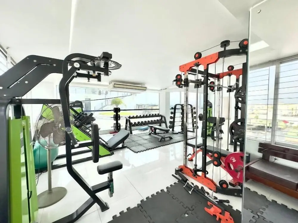 300 sq.ft 7 Cozy Apt with Pool-Gym