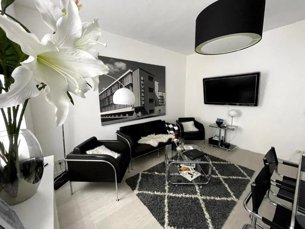 BAUHAUS Design-Luxus Apartment, 20er Jahre Stil, Garten