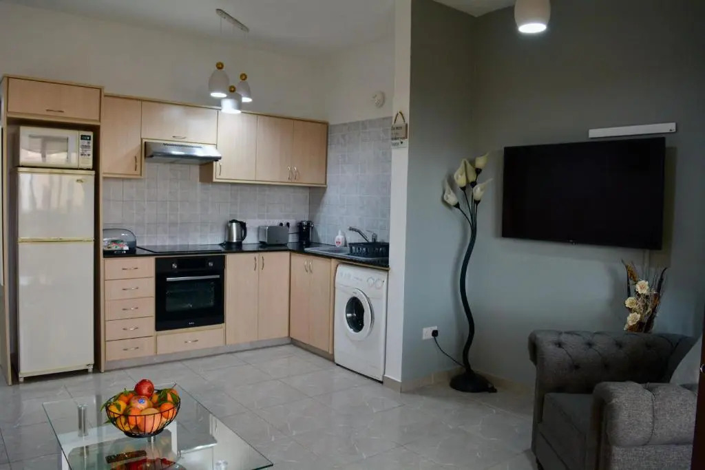 Queens Gardens - Kato Paphos - next to Kings Ave Mall --- by Yiota