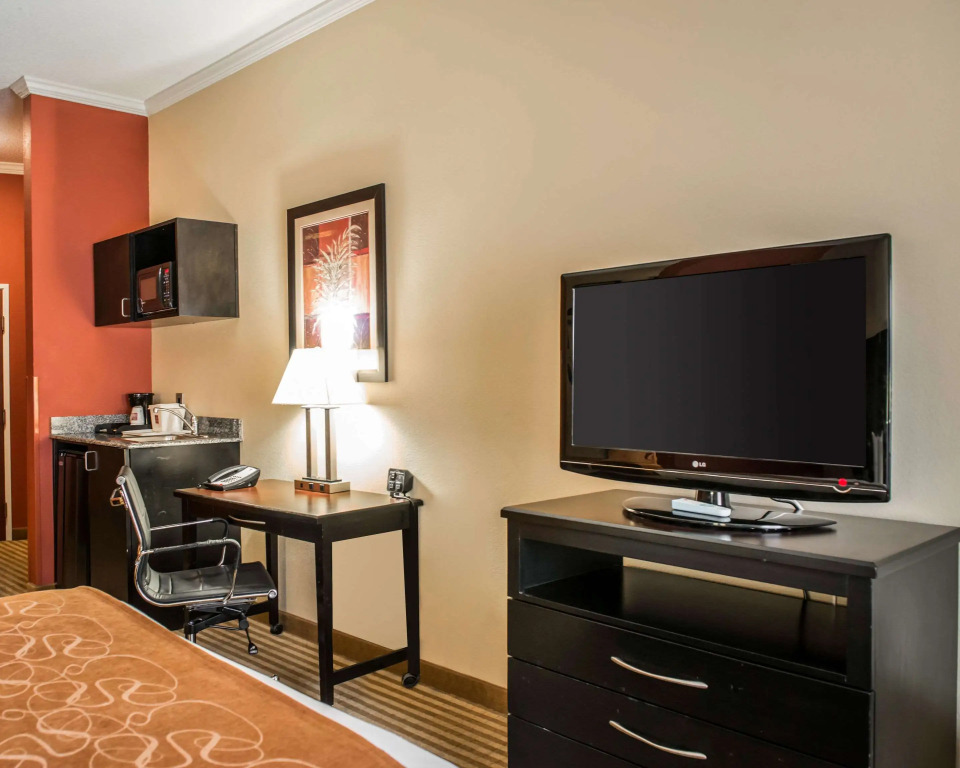 Comfort Suites Panama City near Tyndall AFB