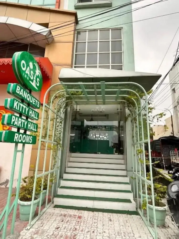 Oasis Inn