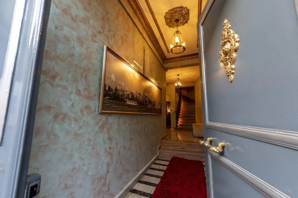 ROYAL TAKSIM SUITES