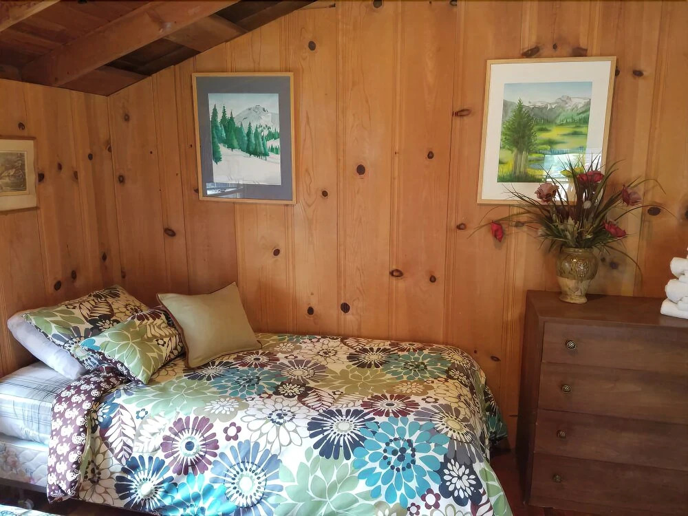 Rogers Cabin 4 Bedrooms 1.5 Bathroom Cabin