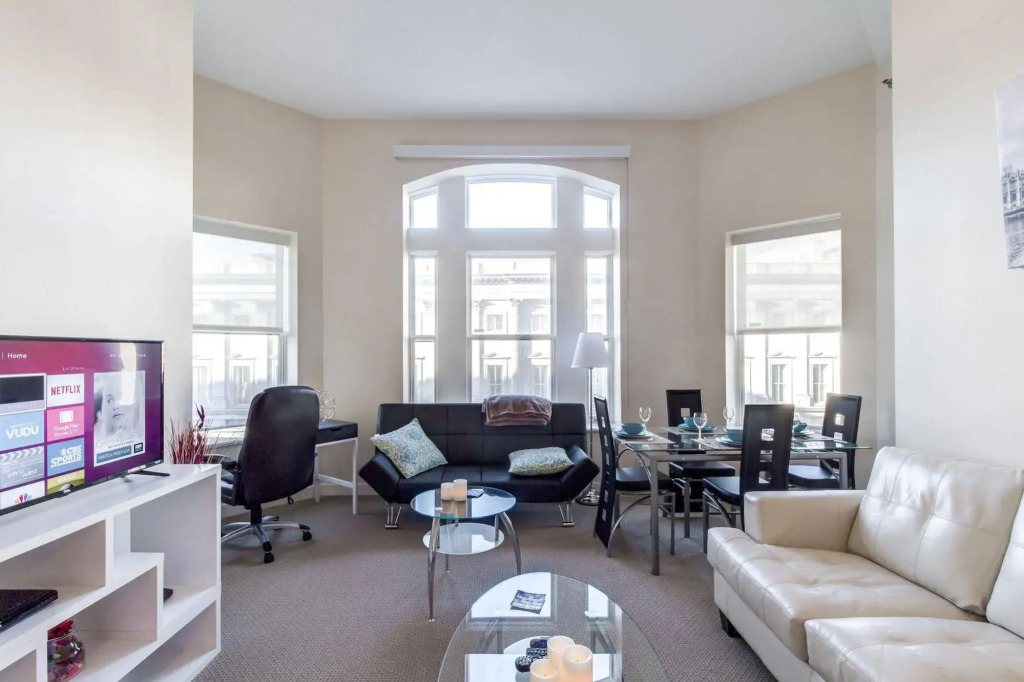 Heaven on Washington Fully Furnished Apartments