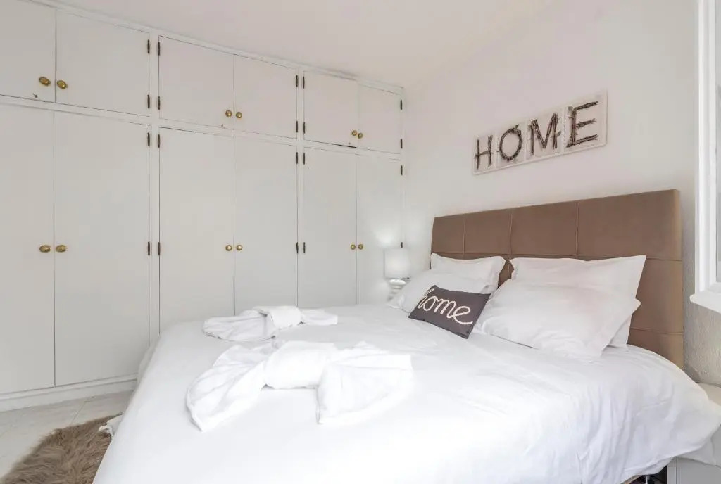 Fisherman's Beach Home 2BR 2BA AC Wi-Fi