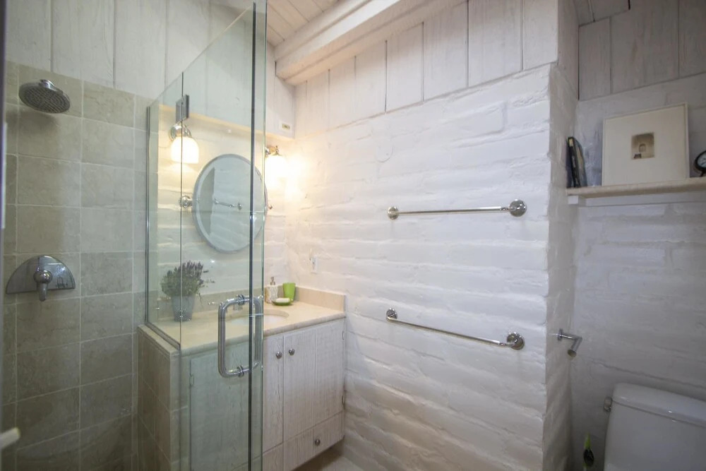 "Pepper Tree Cottage" Panoramic Views of Carmel Valley, Walking Distance to the Village