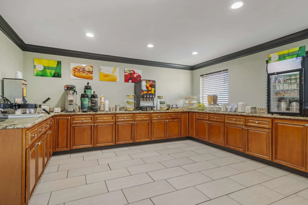 Quality Inn & Suites Morrow Atlanta South