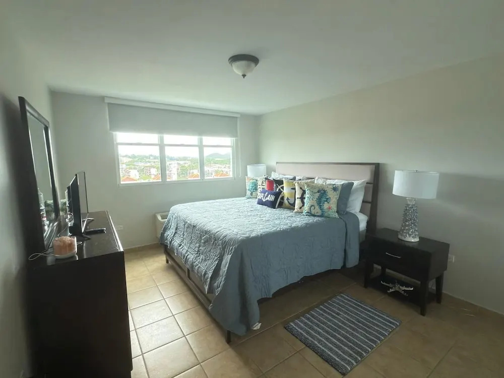 608 Ocean & Marina Views 3 Bed 2 Bath