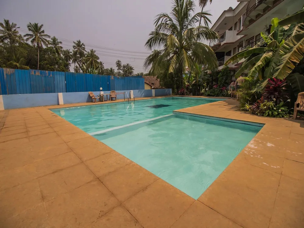 OYO 12423 Home Pool View 1BHK Candolim