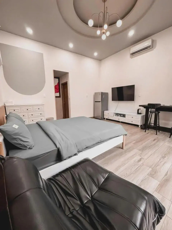 B786 Airport Apartment
