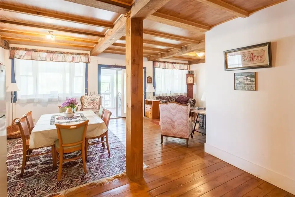 Bove Cottage 2-limit 6 2 Bedroom Cottage by RedAwning