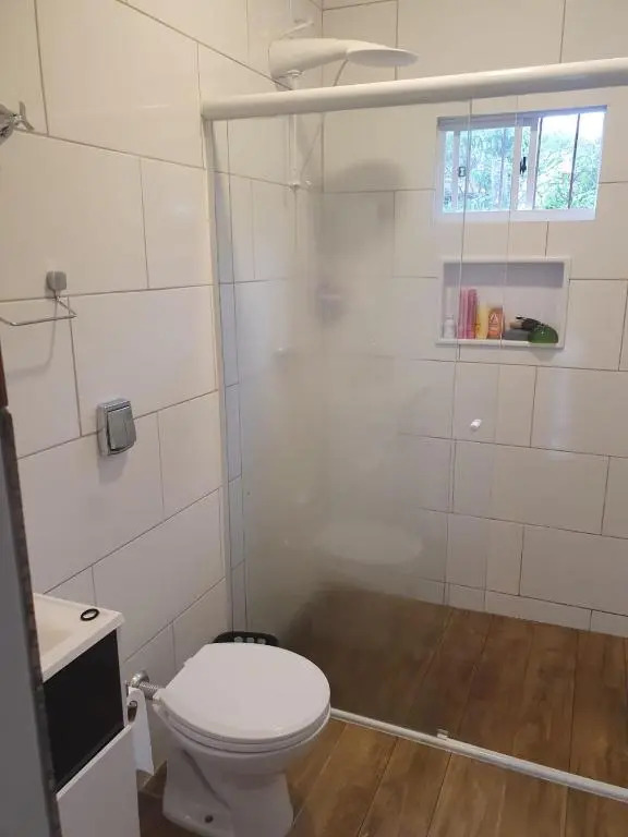 Casa com 2 dormitórios entre Praia do Rosa e Barra de Ibiraquera