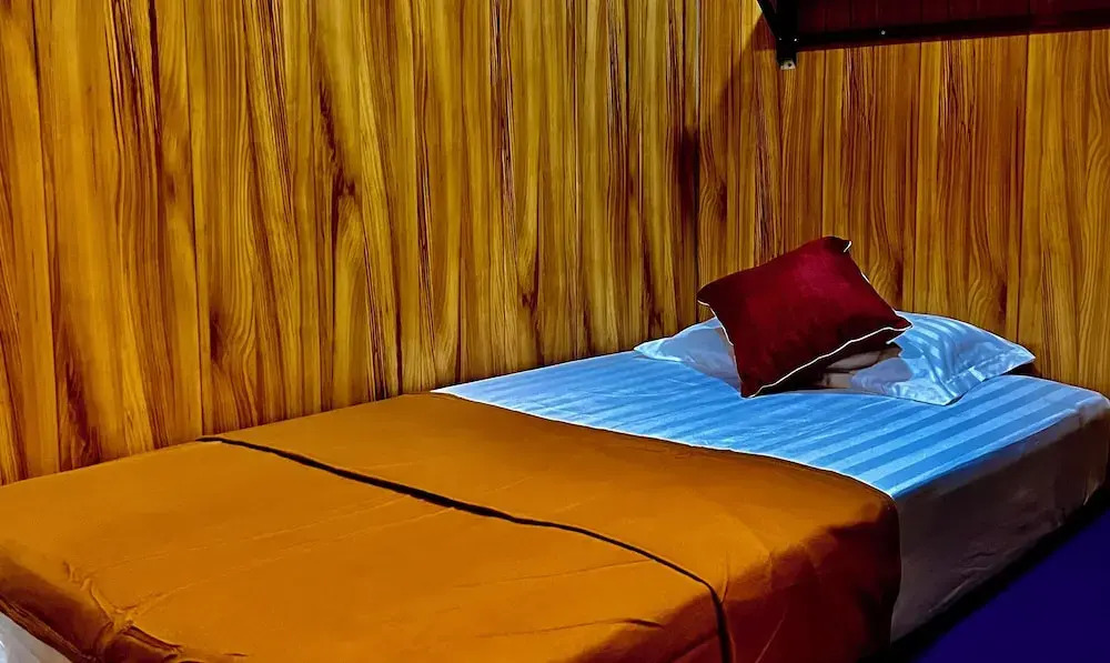Oasis Floating Hotel Yangon