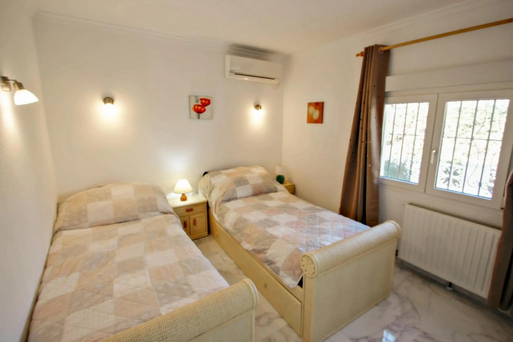 Samina - holiday home with stunning views and private pool in Benissa