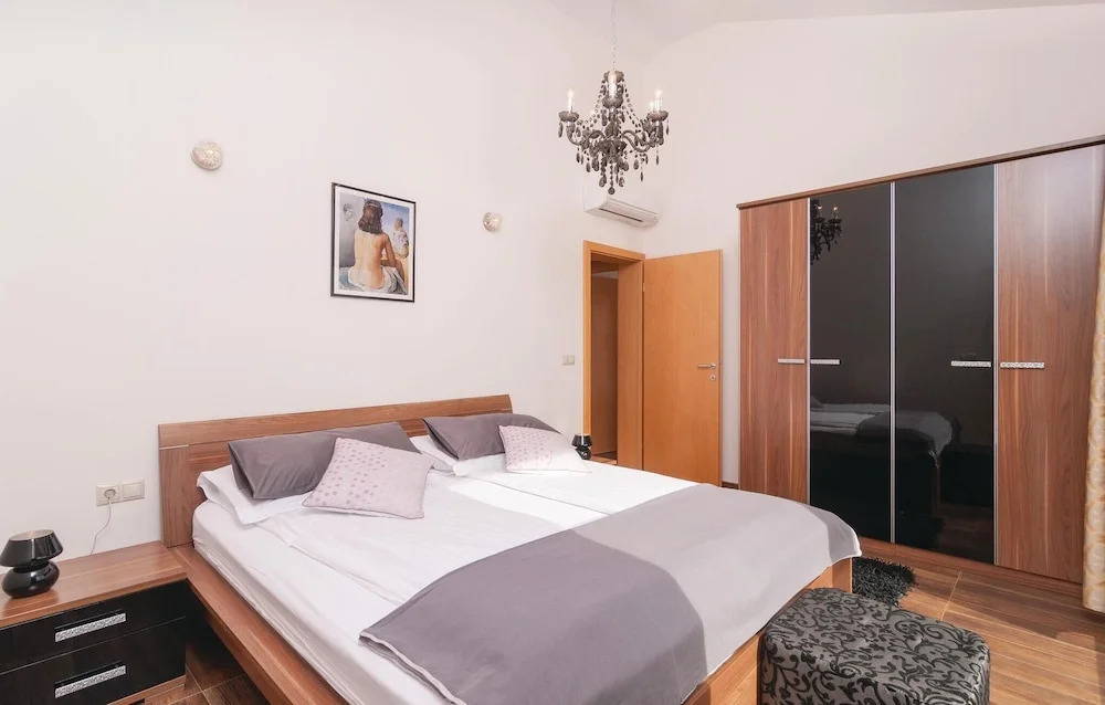 Amazing Home in Celina With Wifi and 4 Bedrooms