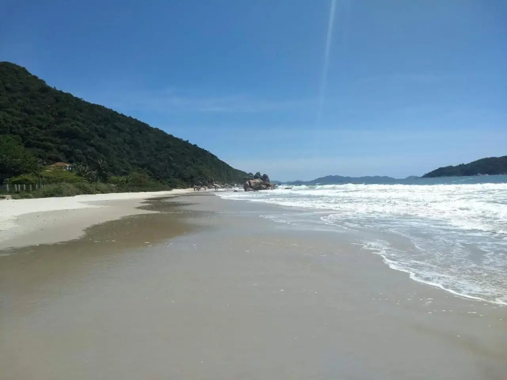 Apto novo há 250 mts da praia