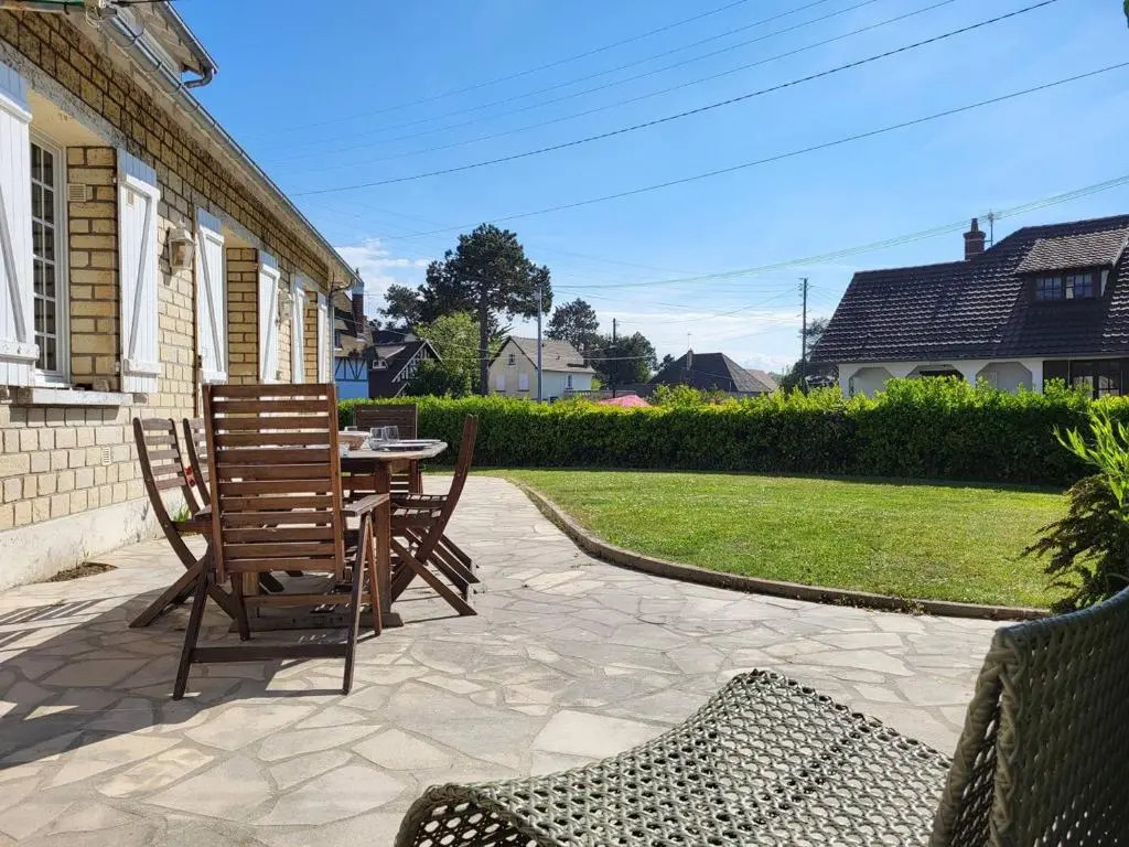 Maison Familiale, Plage à 250m, Calme, Jardin, Terrasse, WIFI - FR-1-465-75