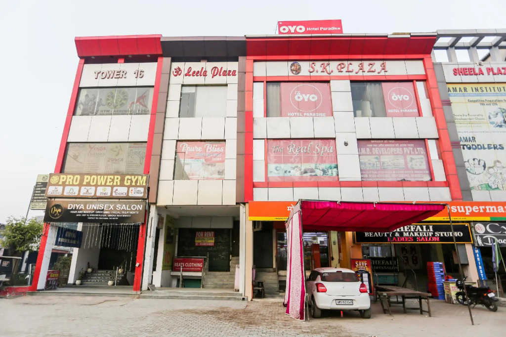 OYO 76873 Hotel Paradise