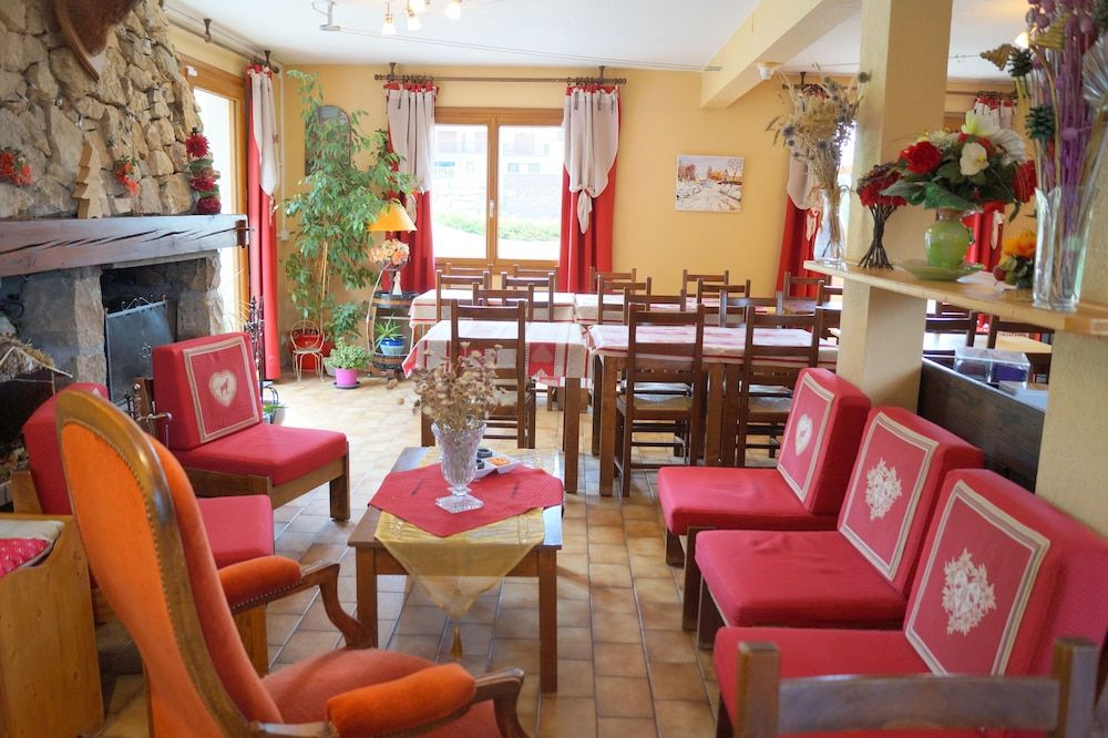 Le Blanchon Hotel