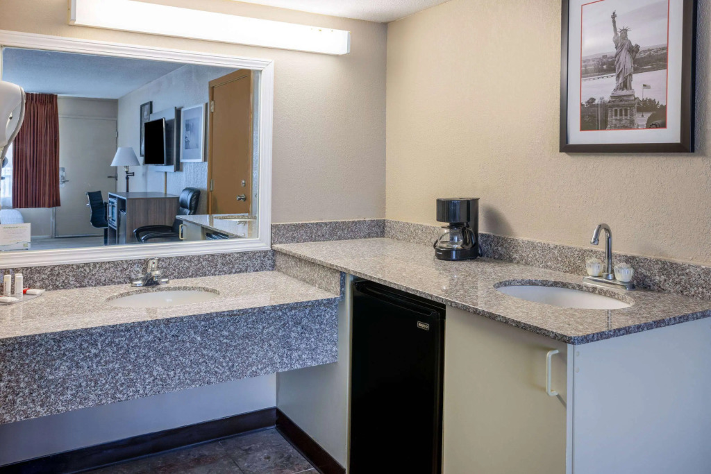 Ramada by Wyndham Rome - Verona