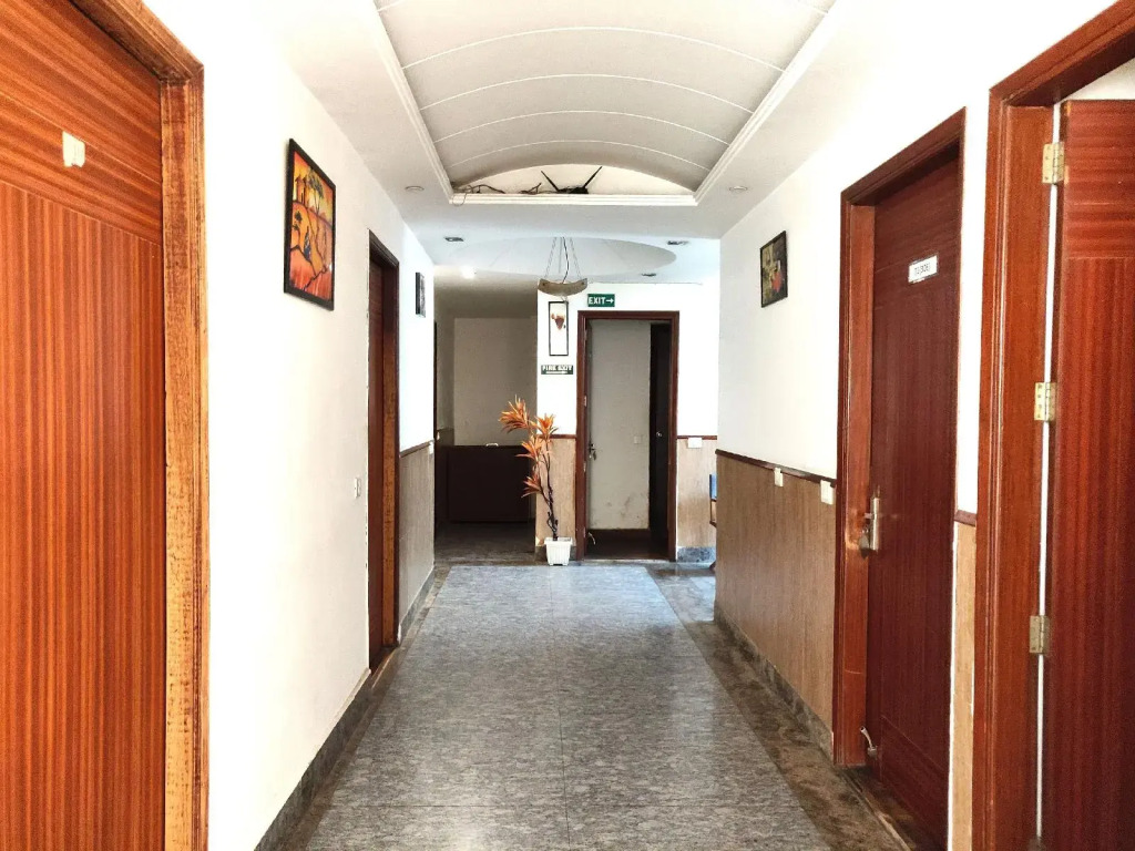 Hotel La Vista Karol Bagh New Delhi