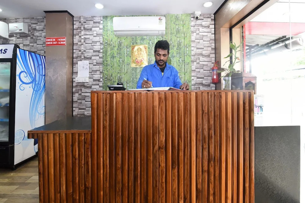 OYO 15244 Ryan Residency