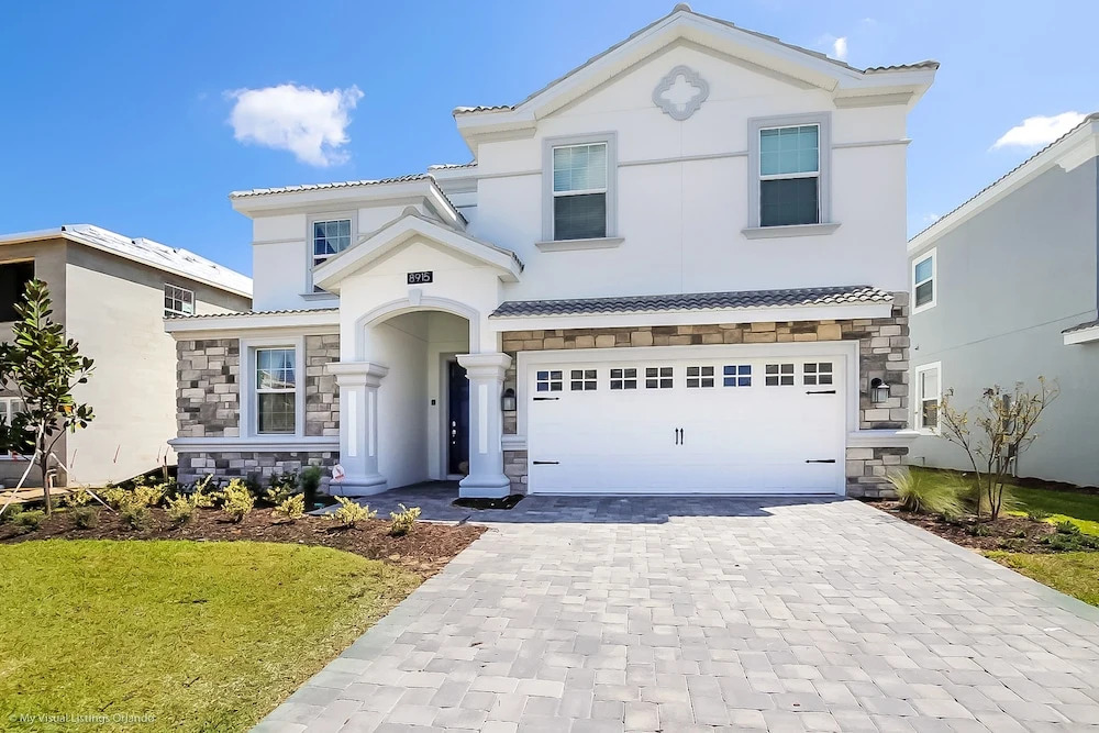 8915 Stinger Drive