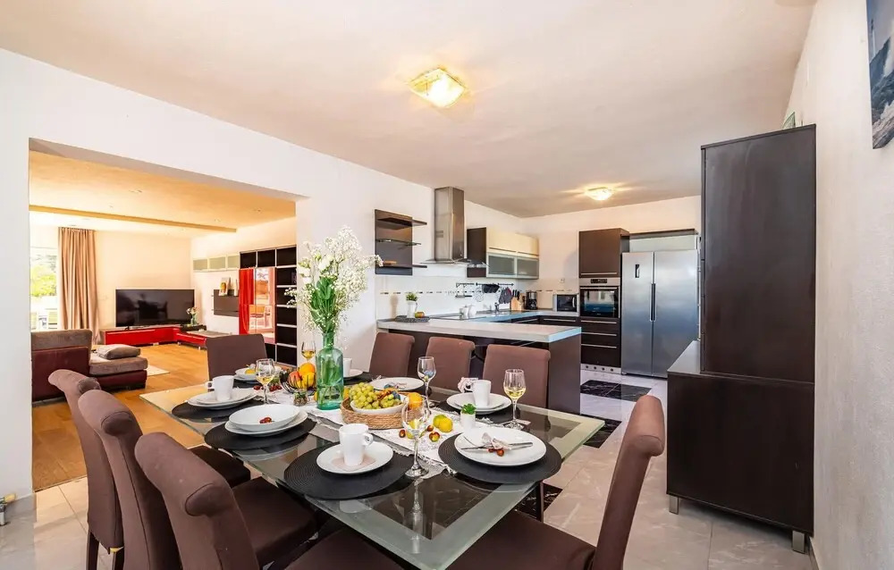 Beautiful Home in Sv Filip i Jakov With Wifi and 4 Bedrooms