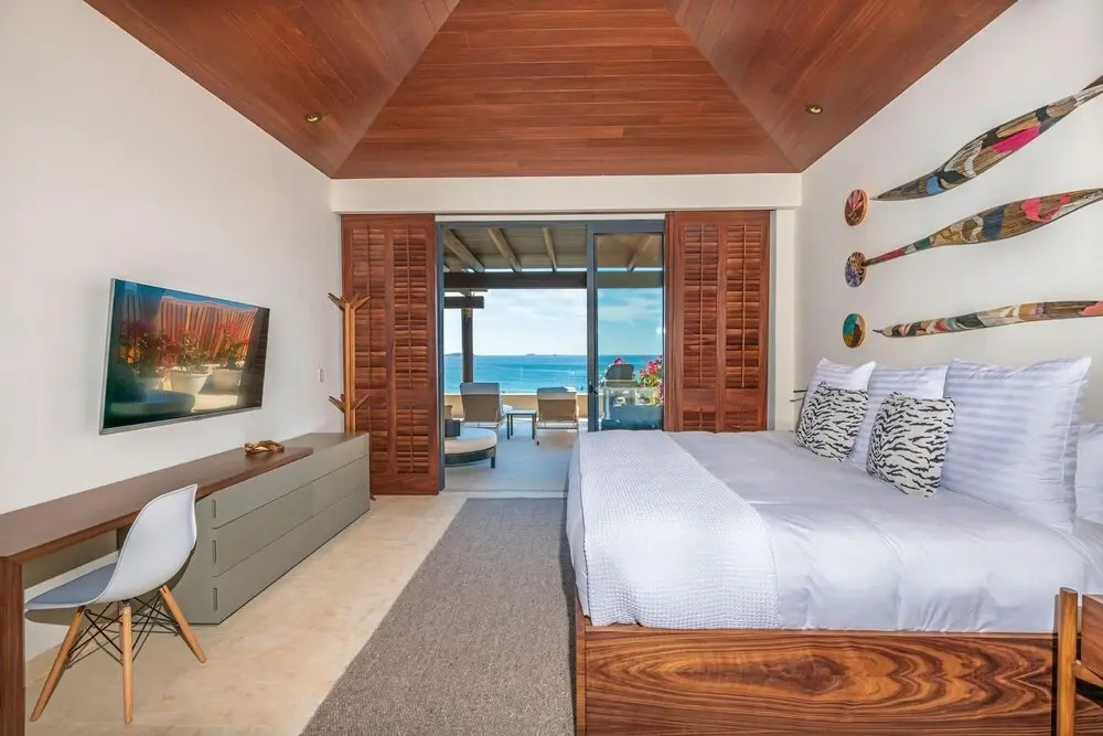 Sunny Vacation Condo 8