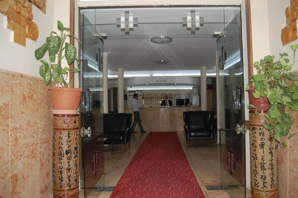 Nil & Alav Hotel