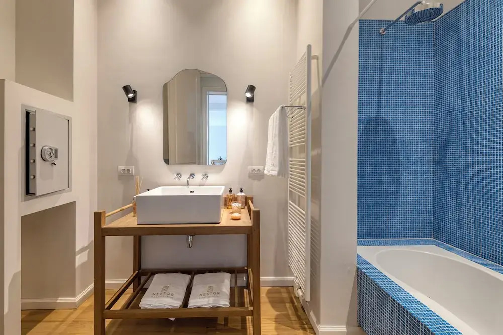 Luxurious 3-Bedroom 280sqm center