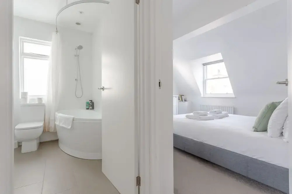 Bright & Airy 1 Bedroom Apartment in Central London