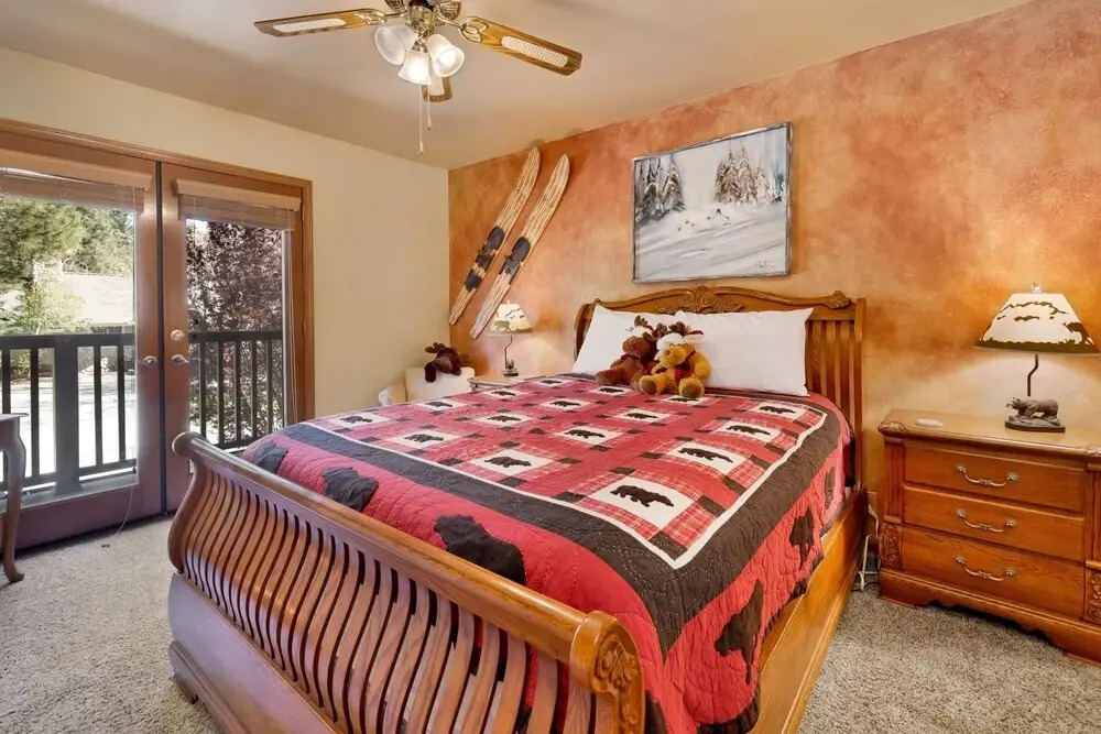 2012-moose Manor 4 Bedroom Home by RedAwning