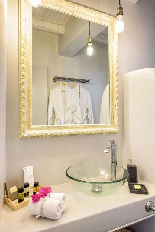 Blue Waves Suites Apartments Paros