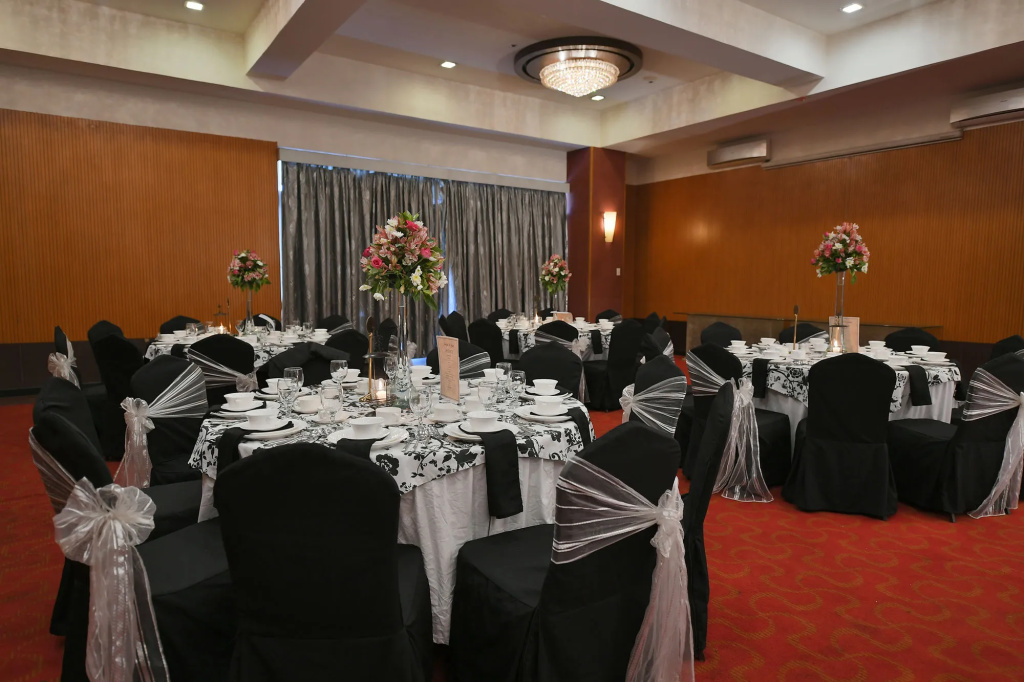 Paseo Premiere Hotel