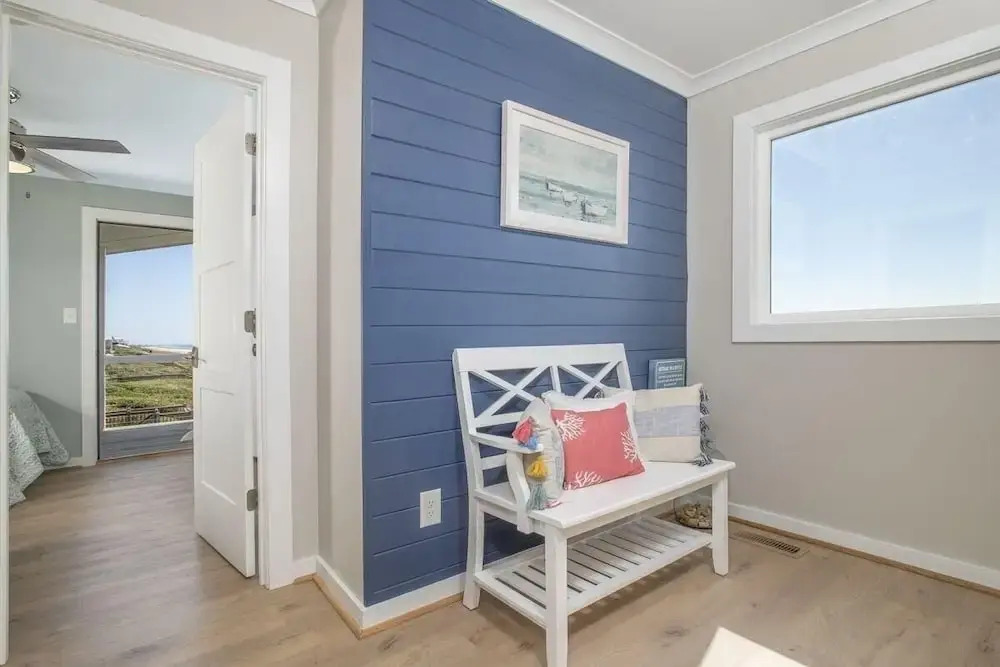 The Green Flash 4 Bedroom Home by RedAwning