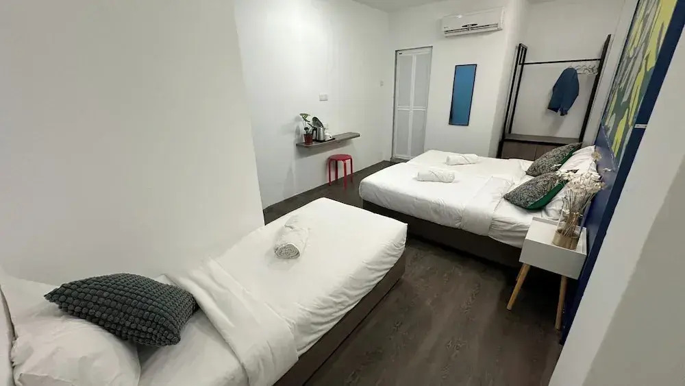 Traveller Ark Hotel and Bunks